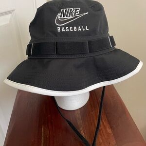 Nike OnField Baseball Dri-Fit Black White Bonnie Apex Bucket hat cap Size M